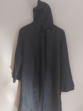 Children's Black Hooded Cape Size 150 Like New